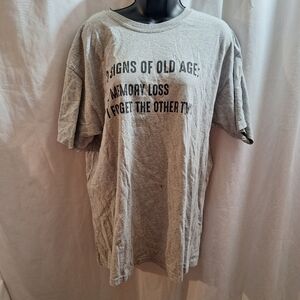 M&O Gold graphic T-shirt large